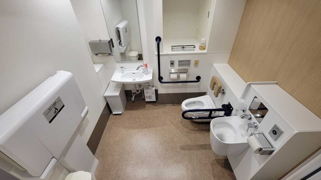 アルゴ朝霞台の建物にある多目的トイレ